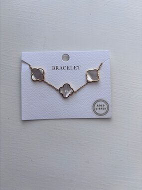 Gold-Dipped Clover Bracelet